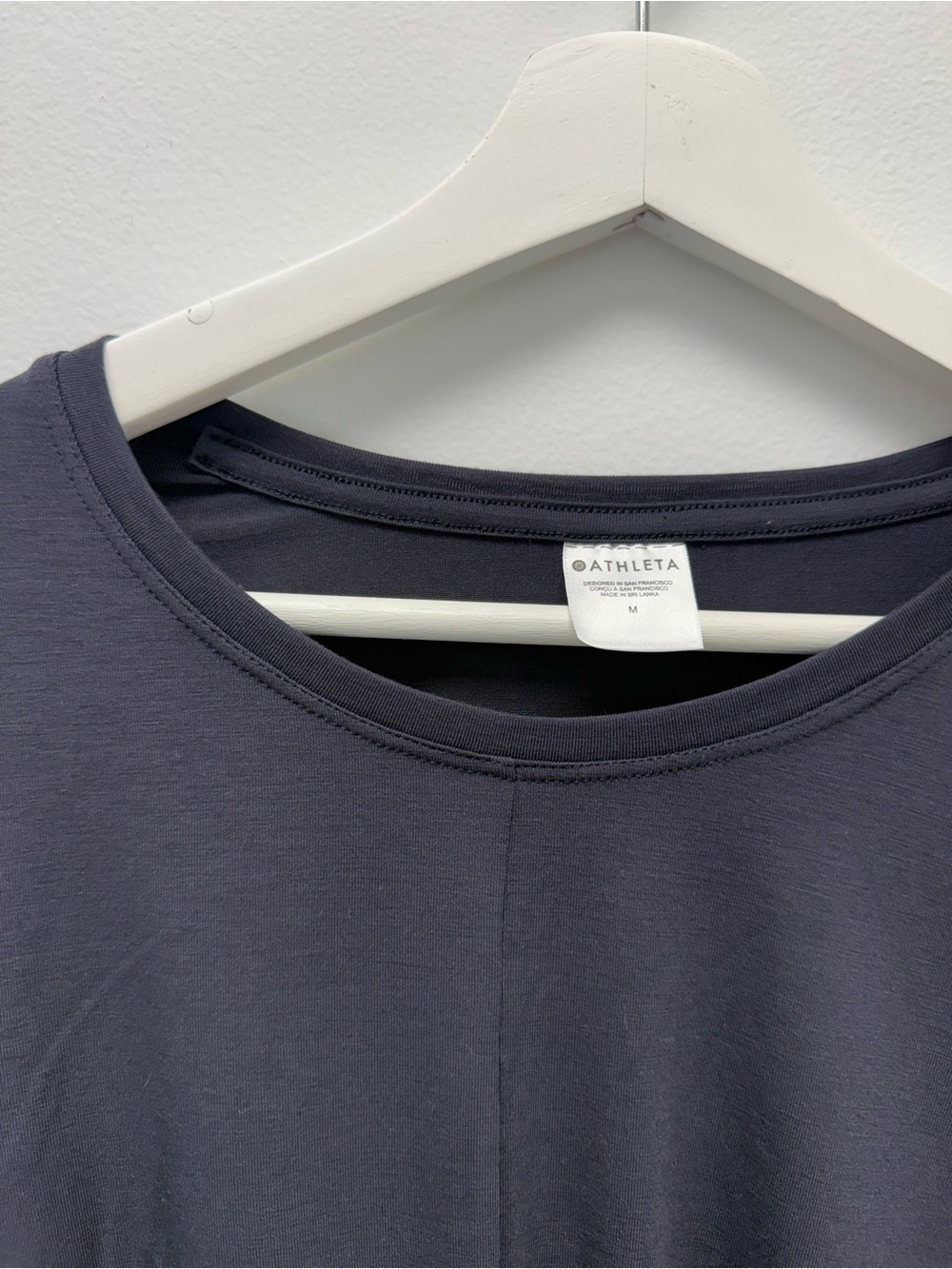 Athleta With Ease Black Long-Sleeve Twist Crop Top - Women’s size M - Picture 5 of 5